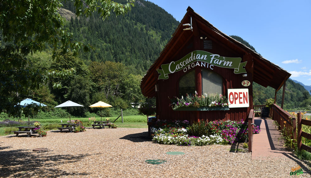 cascadian-farm-outdoor-stand